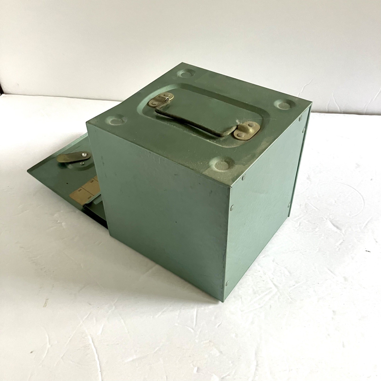 Vintage GB Reel Safe 8mm film reel storage metal case carrier made in USA green