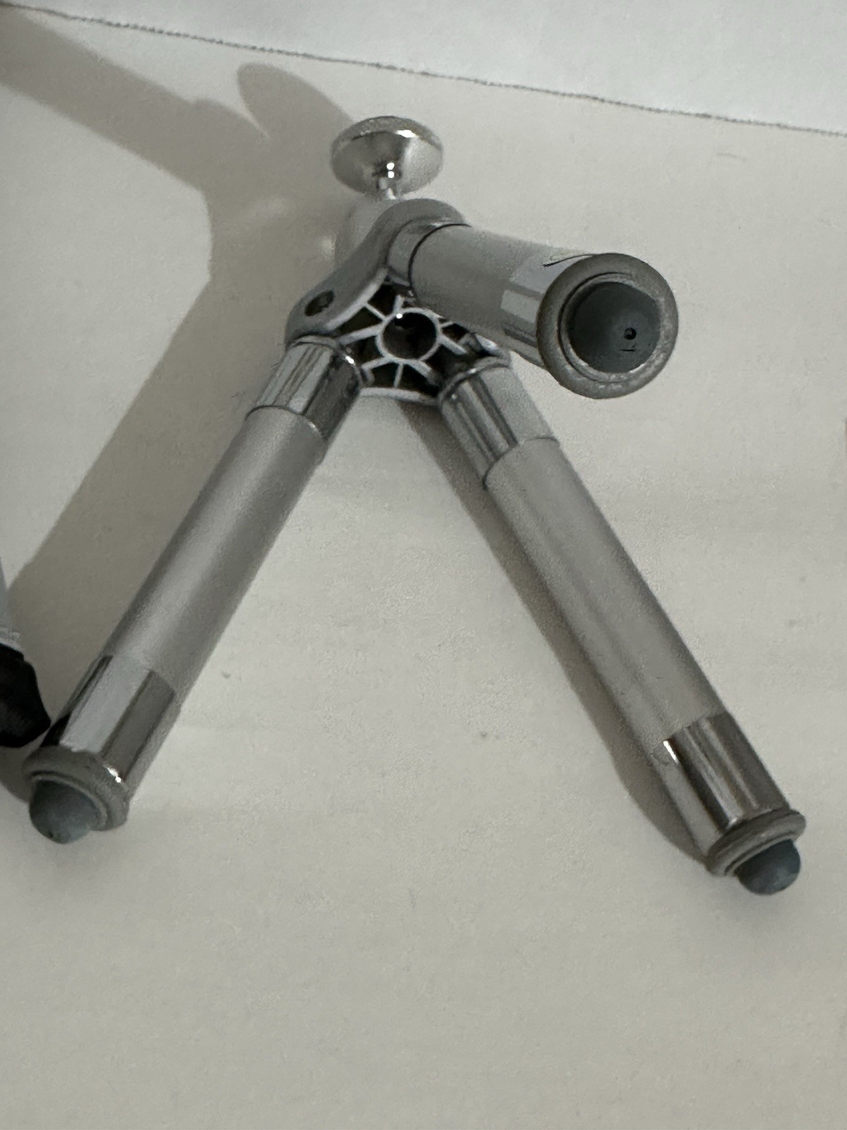 Sunpak Platinum Plus Mini-D Portable Adjustable Hight Tripod with Case – Used