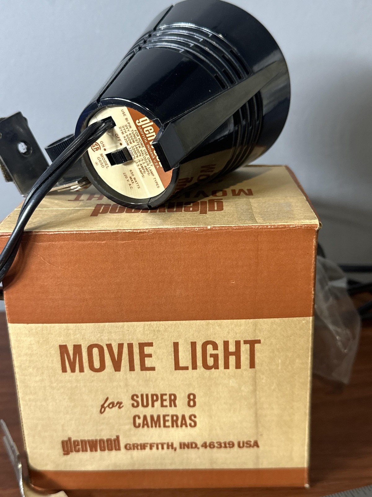 Vintage Glenwood G650 Movie Light Super 8 Camera Accessory USA 650W Halogen