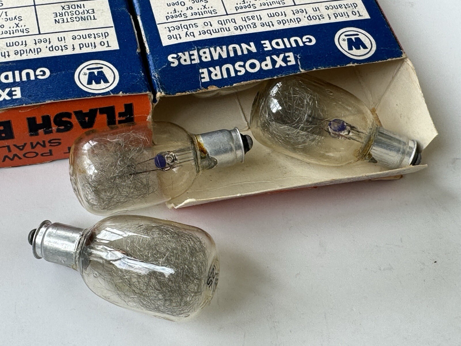VINTAGE NOS 47 SYLVANIA M28 BLUE DOT FLASHBULBS 23 WESTINGHOUSE M25 BULBS