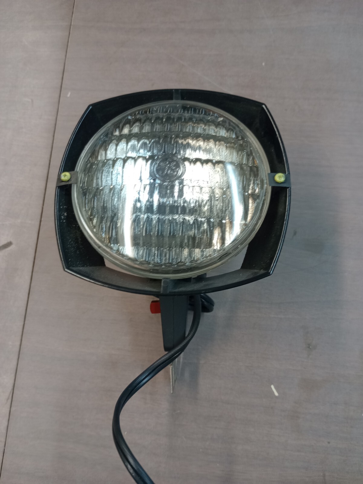 Vintage Mobilite Portable Sunshine 650 Watt Sealed Beam Lamp Light Works (CamA)