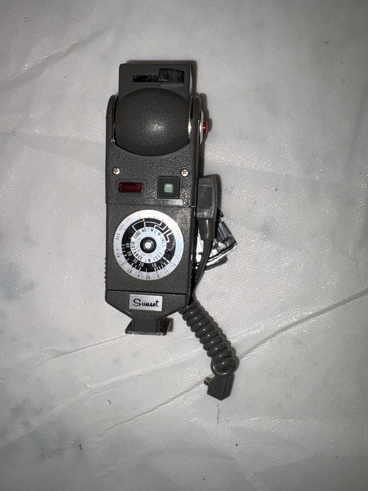 Vintage Sunset Brand Camera Flash With 3 Bulbs. Unknown Condition