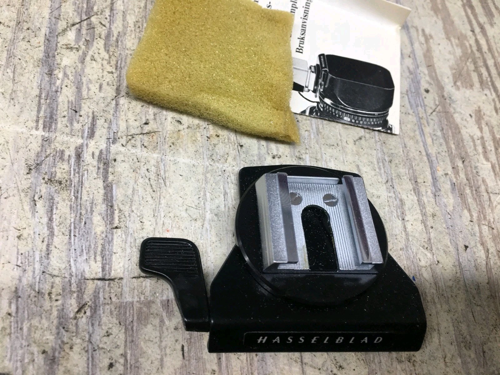 Hasselblad 40258 Flash Holder Hood-Clip Attachment Accessory. NEW NO USED