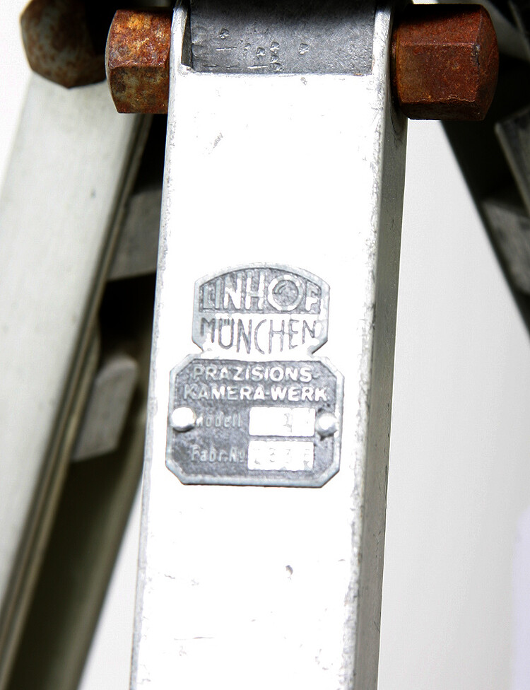 LINHOF TRIPOD, MODEL 1/144890