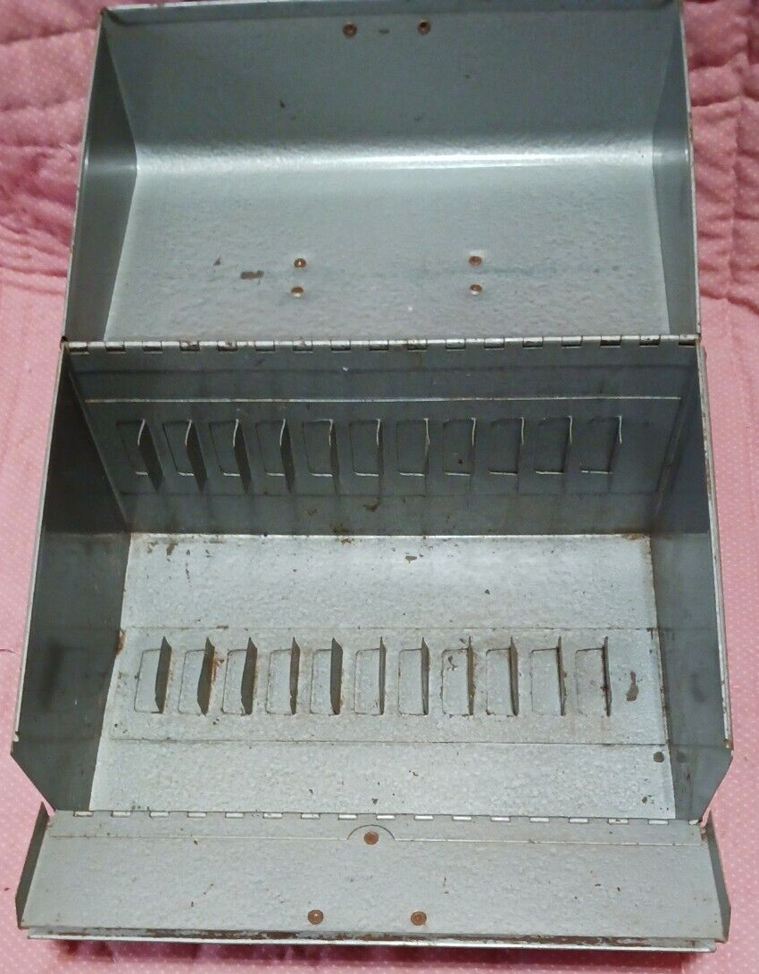 Logan Deluxe Metal Gray 8mm Film Chest Case For 12 Reels Vintage 8.5×5.5×5.5