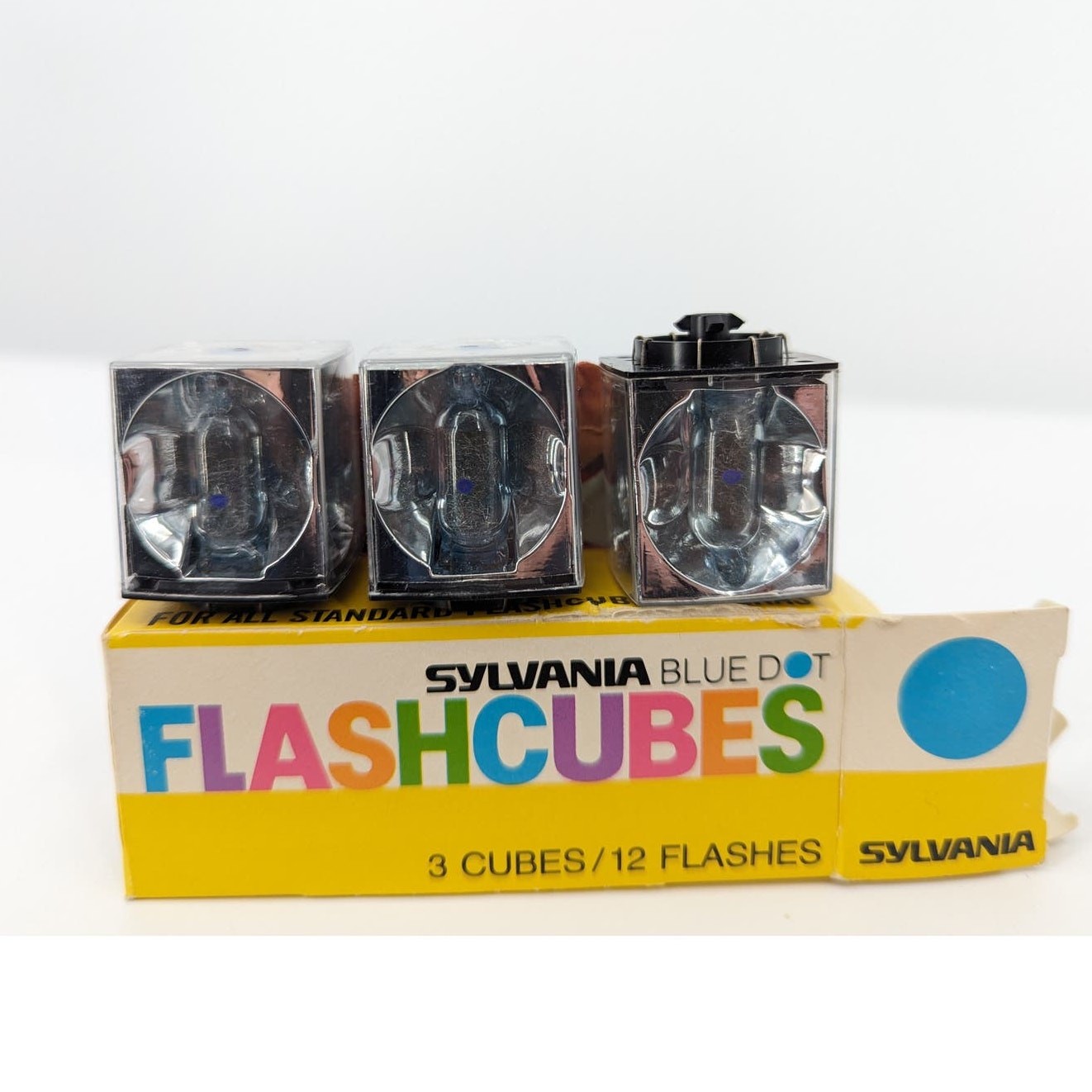 Sylvania Blue Dot Flash Cubes Set of 3 – 12 Flashes