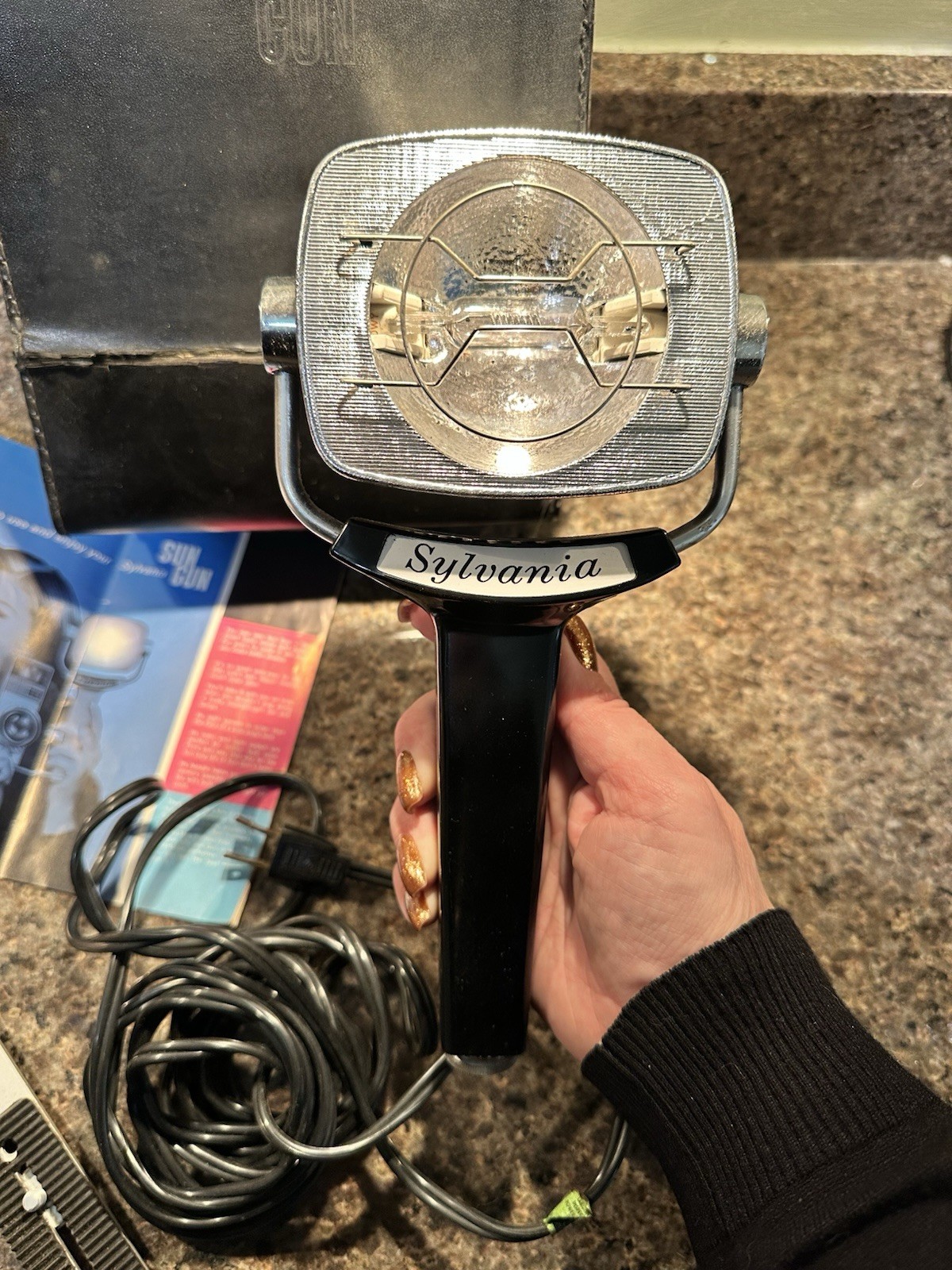 Vintage Sylvania Sun Gun SG-1 Movie Light with Camera Mount and Case ~ Works
