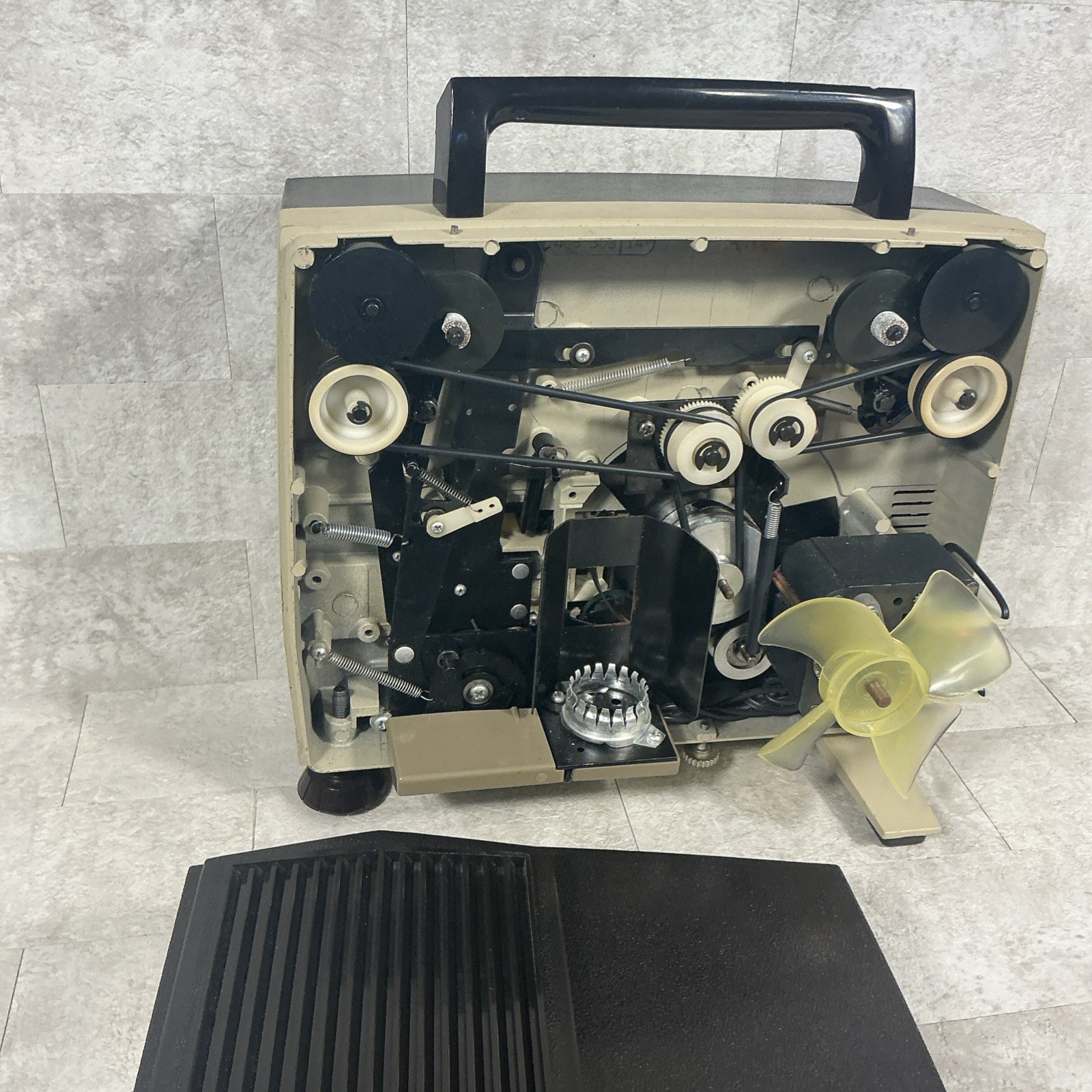 Super 8, EMDEKO Projector.EM-9000, Box & Instructions Tested Working