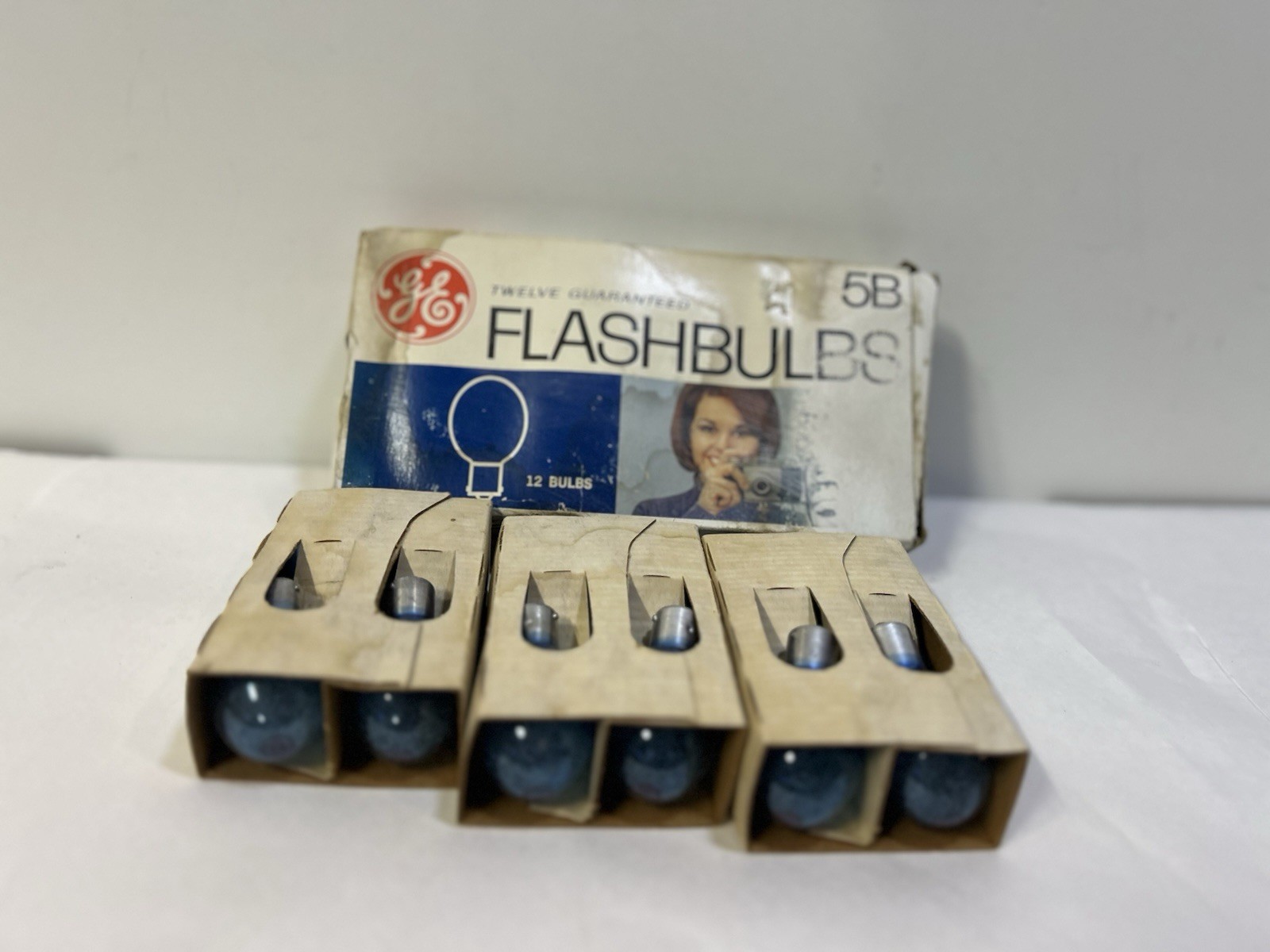 Vintage GE Flashbulbs Size 5B Blue 12 Bulbs in Original Box Camera Flash