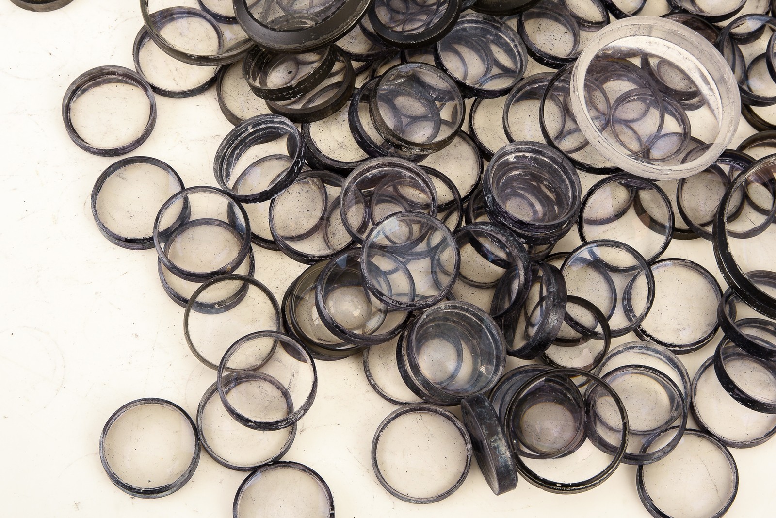 Lot of Loose Vintage Camera Lens Elements Most are 3/4 Inch Diameter AS-IS V26