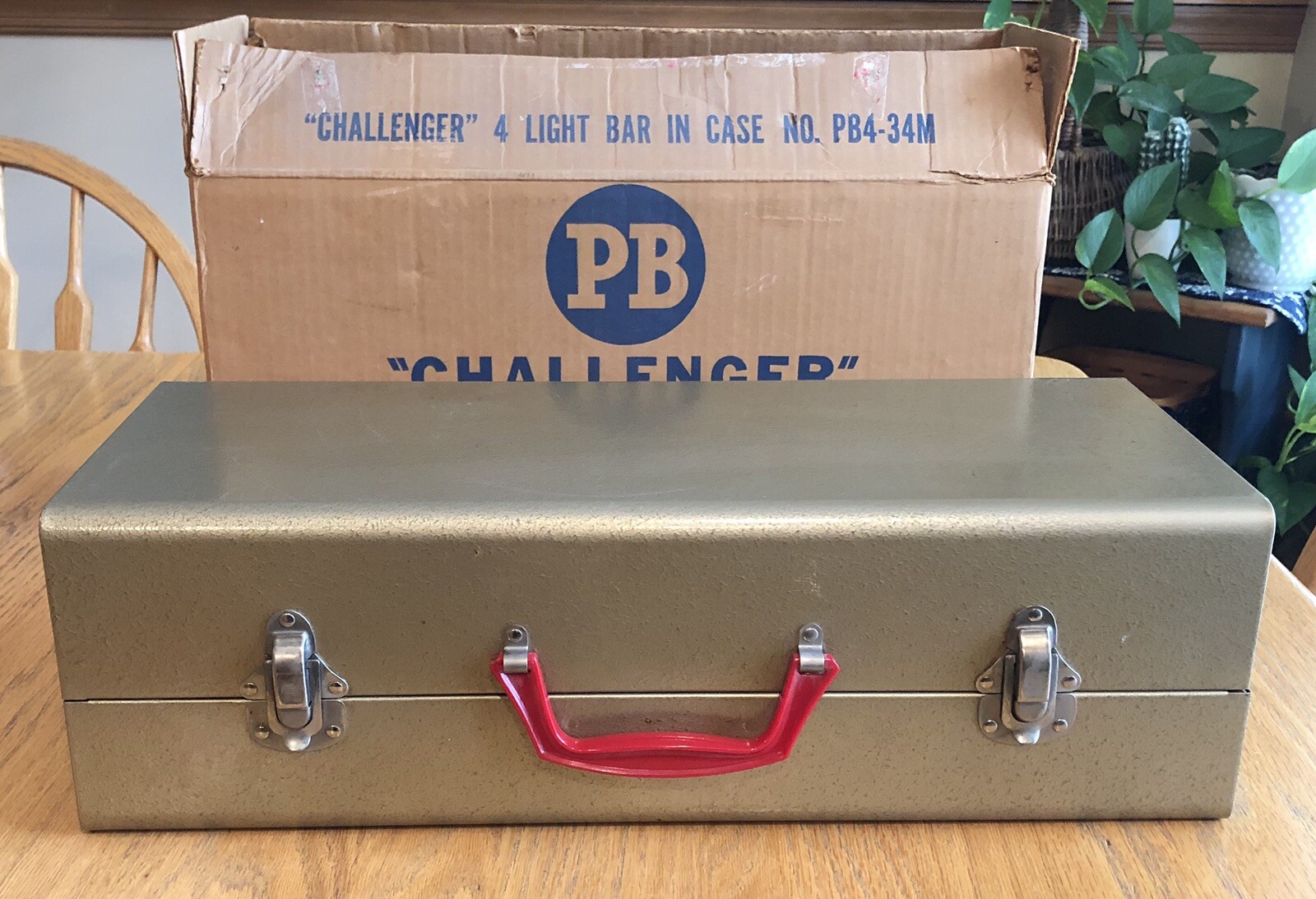 Vintage PB Challenger Photography Light Bar (Model: PB4-34M)