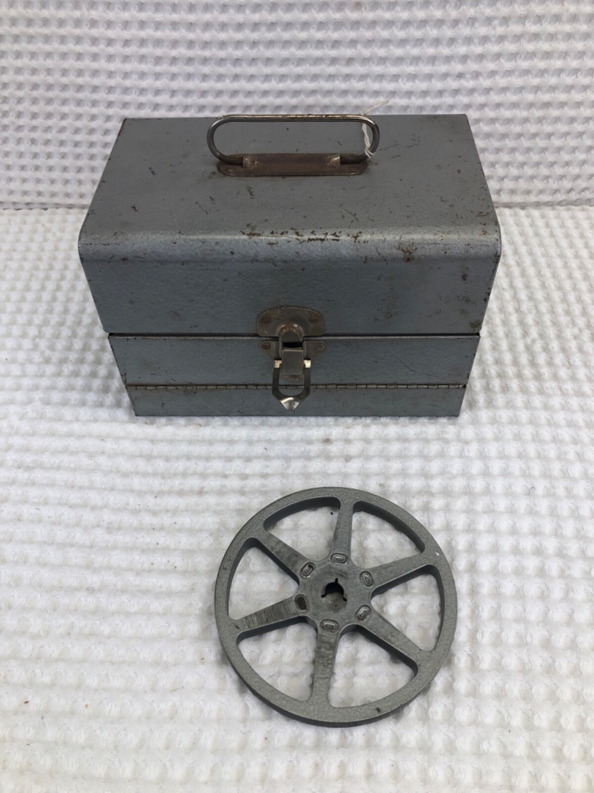 Vintage! Brumberger Co. Inc. 8mm Film 12 Reel Holder Carry Case