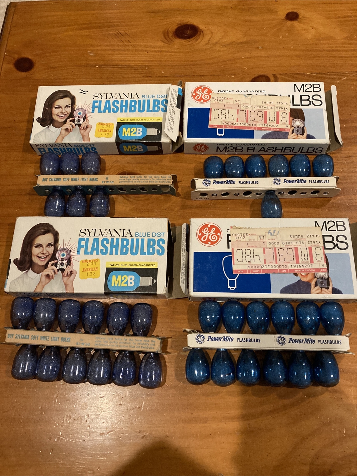 Flashbulb Lot of 37 GE Sylvania Blue Dot M2B Flashbulbs vintage camera box lot