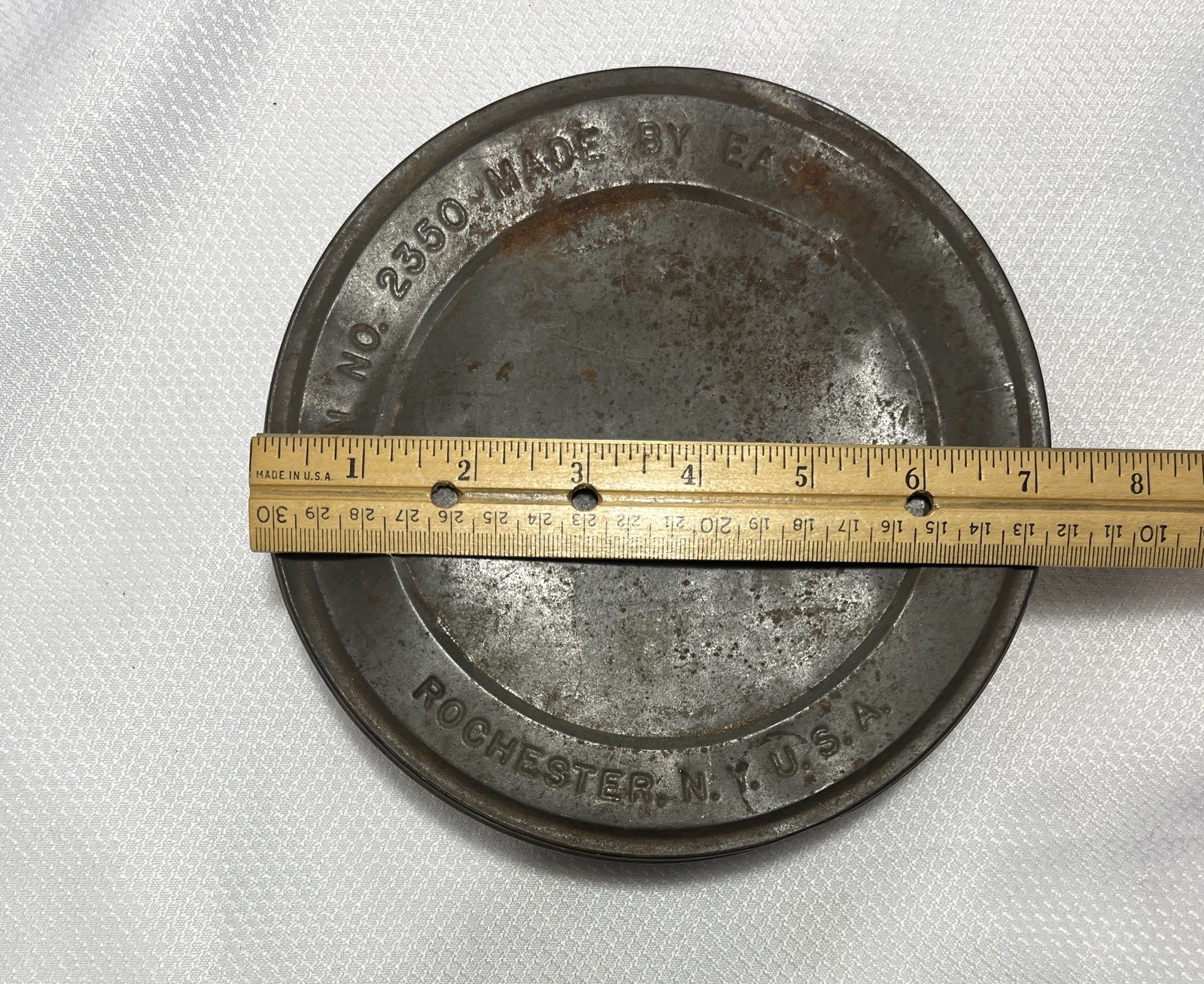 VTG Eastman Kodak 35 mm can No. 2350 No Film￼