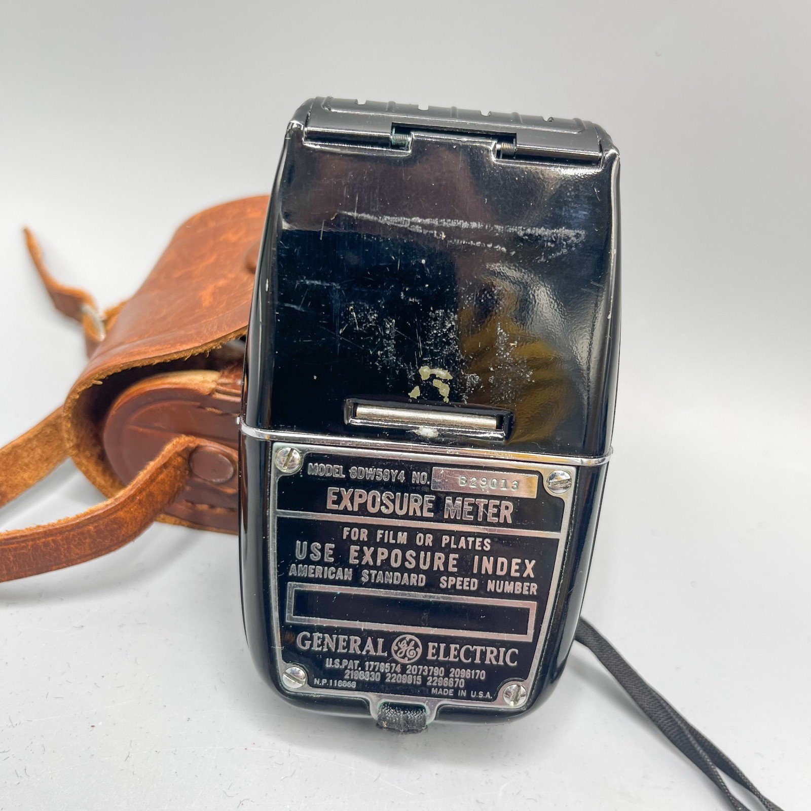General Electric Light Exposure Meter DW-68 | Box and Leather Case Included
