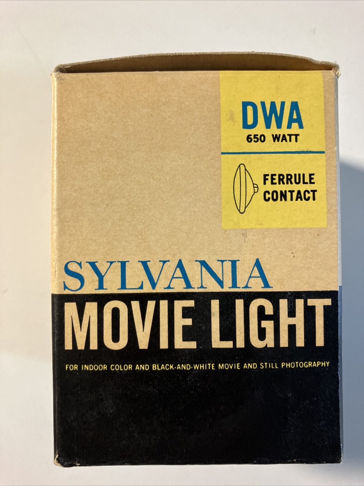 Vintage Sylvania Movie Light DWA 650 Watt Ferrule Contact Light Bulb New In Box