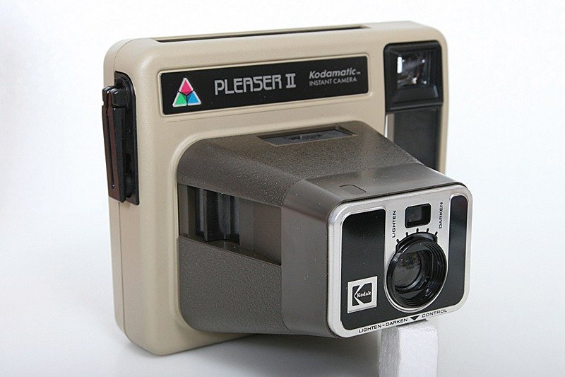 Kodak Pleaser II Kodamatic Camera with film and box, instant photo polaroid