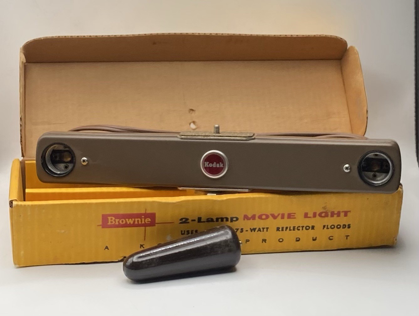 Vintage Kodak Brownie 2 Lamp Handheld Movie Light in Box