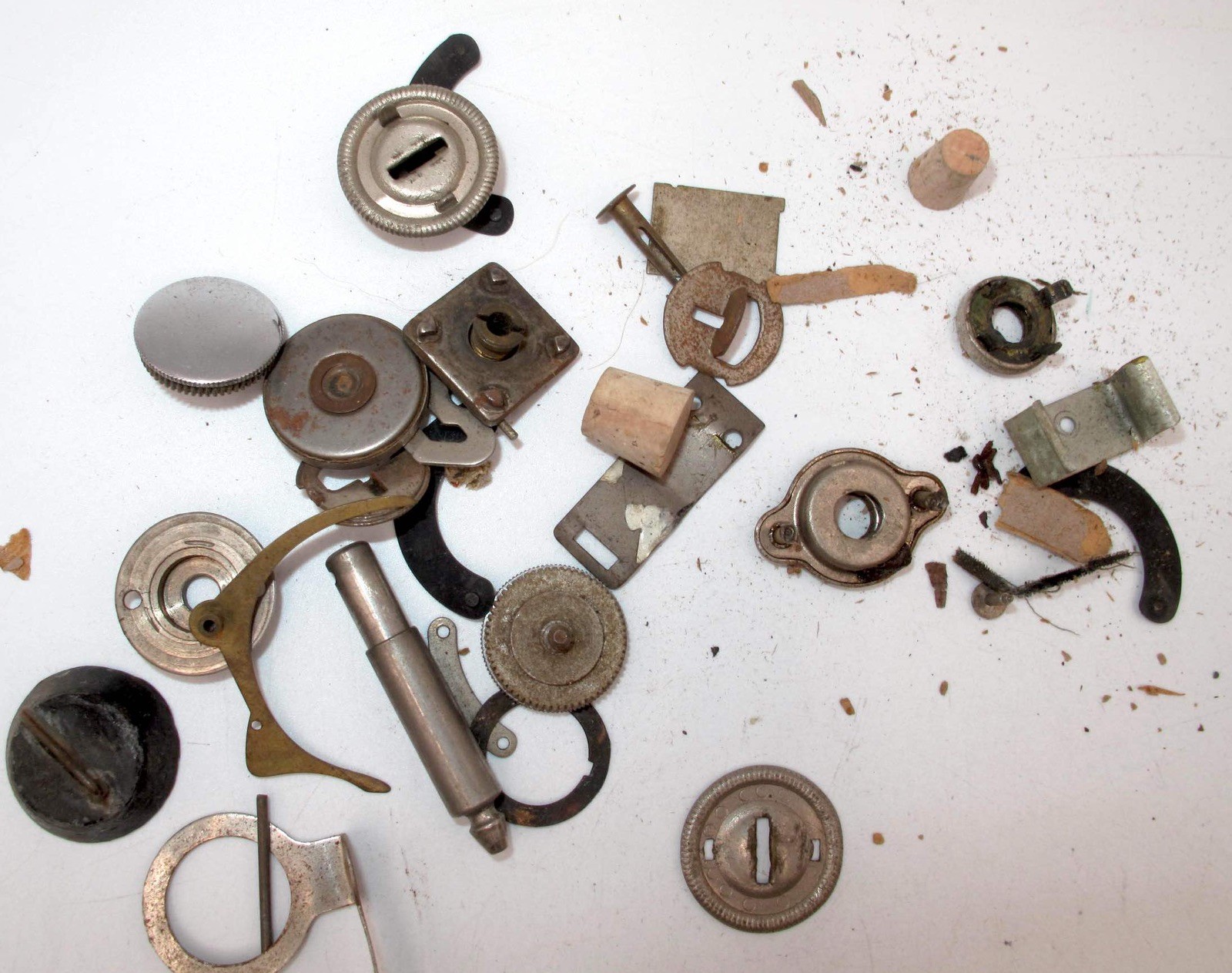 *VINTAGE* MISCELLANEOUS CAMERA PARTS-KODAK-AGFA-WINDERS-1-SHUTTER, -LOOK