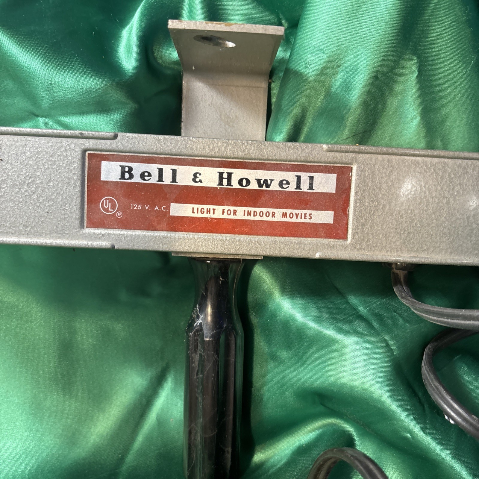 Vintage Bell Howell Flood Light Bar Lamp for Indoor Movies w Bulbs – Works