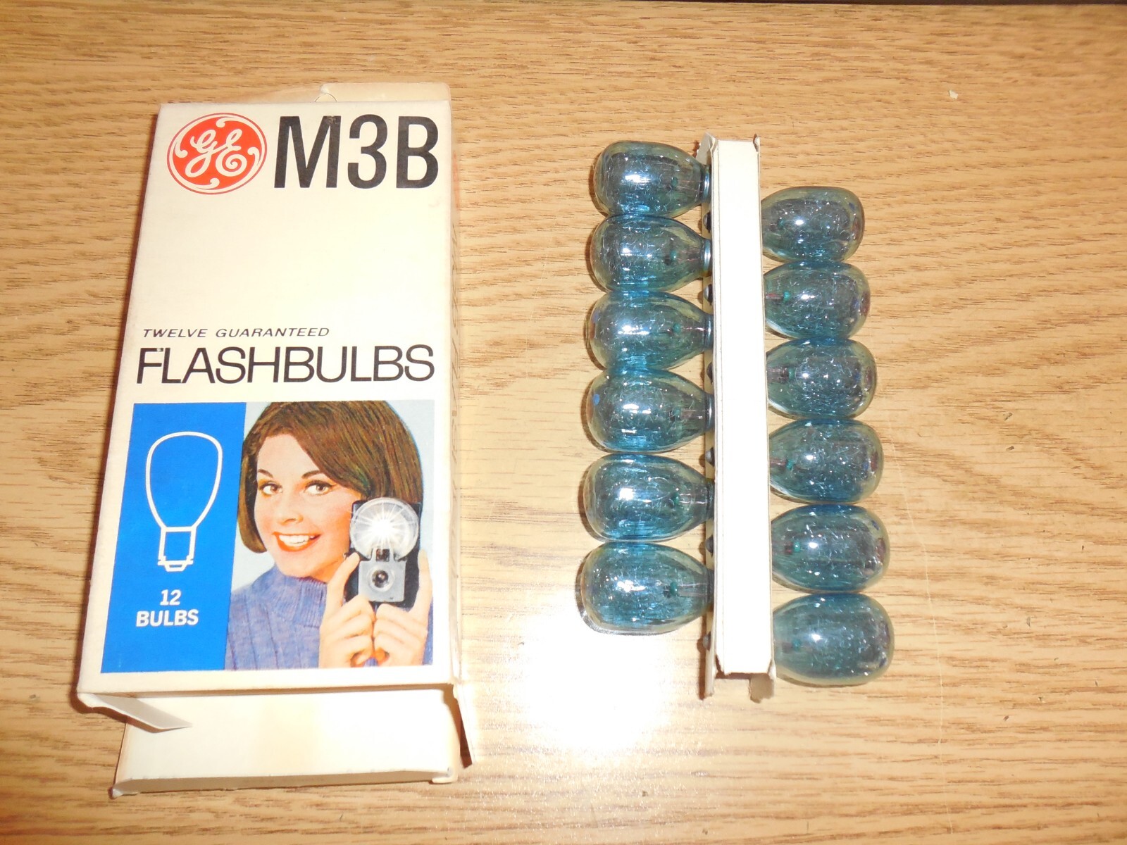 GE M3B Flashbulbs 12 Bulbs Blue Original Box General Electric