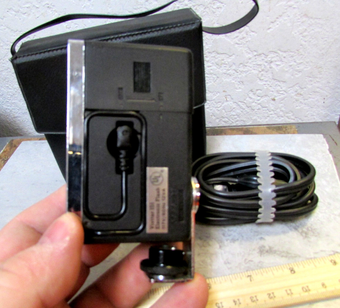 Vintage Vivitar 151 camera flash, cord, original box & instructions, untested