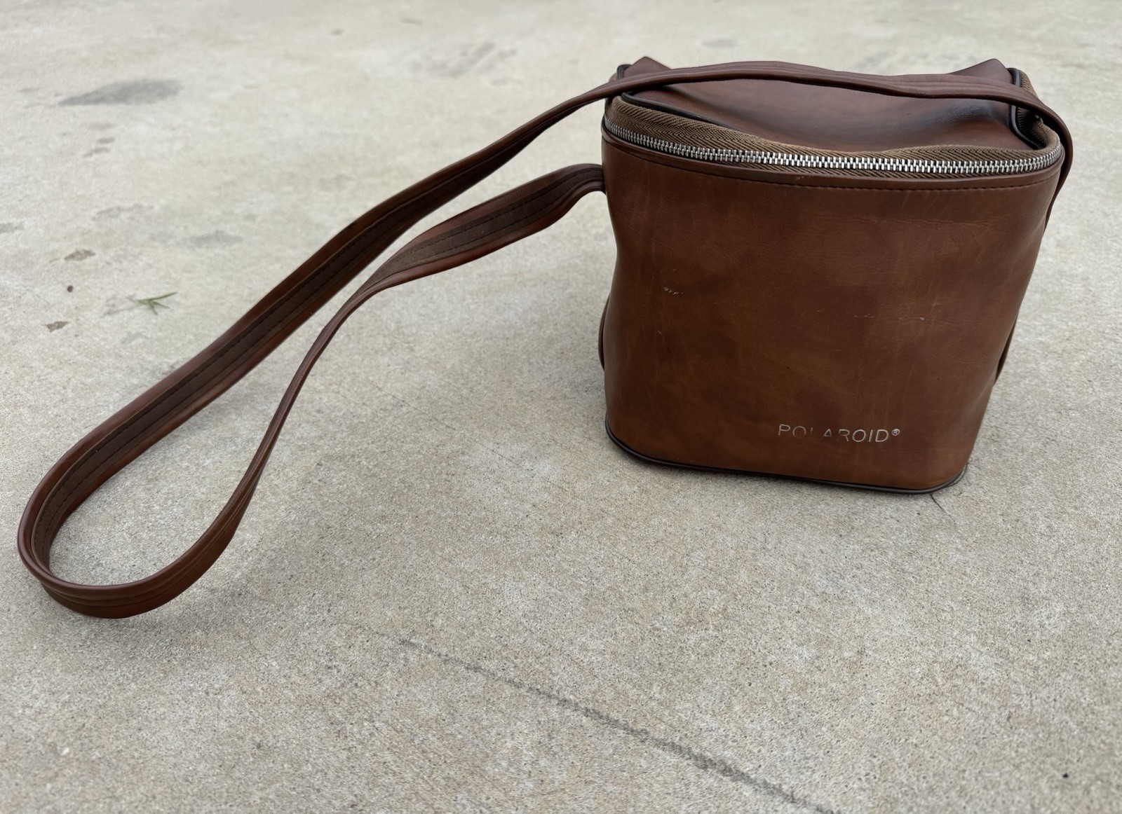 Polaroid vintage Tan SX-70 or 600 Zipper Camera Carrying Case built in Strap