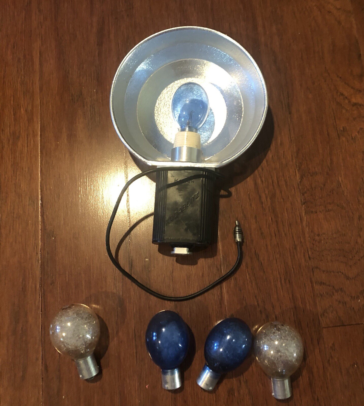 26 Unused SYLVANIA Blue Dot Vintage Clear FLASHBULBS Camera Flash Photos