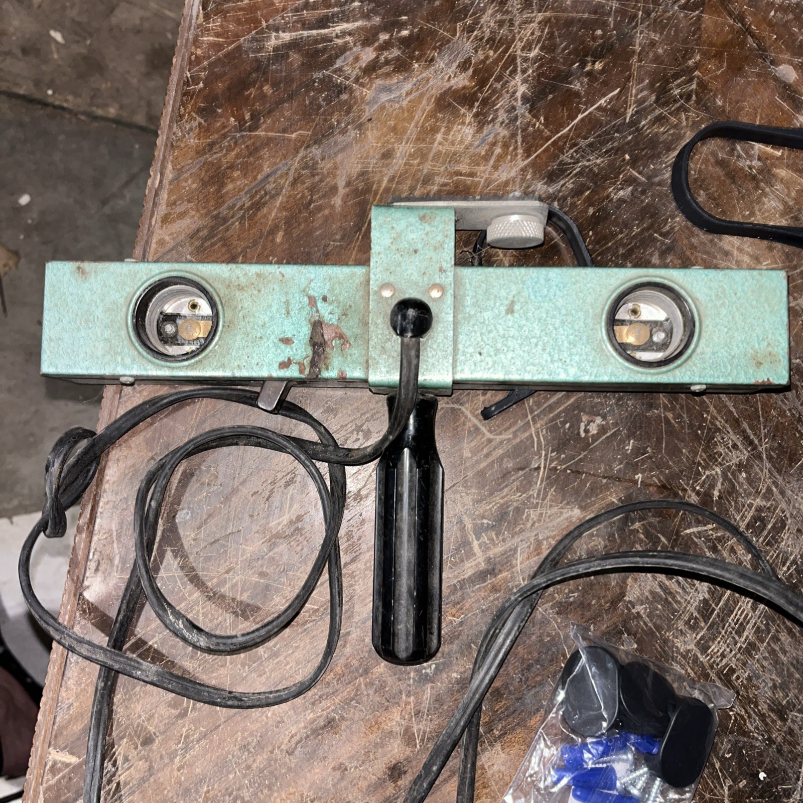 Vintage Remsel Industries 2-Lamp Light Bar, Chicago Illinois.