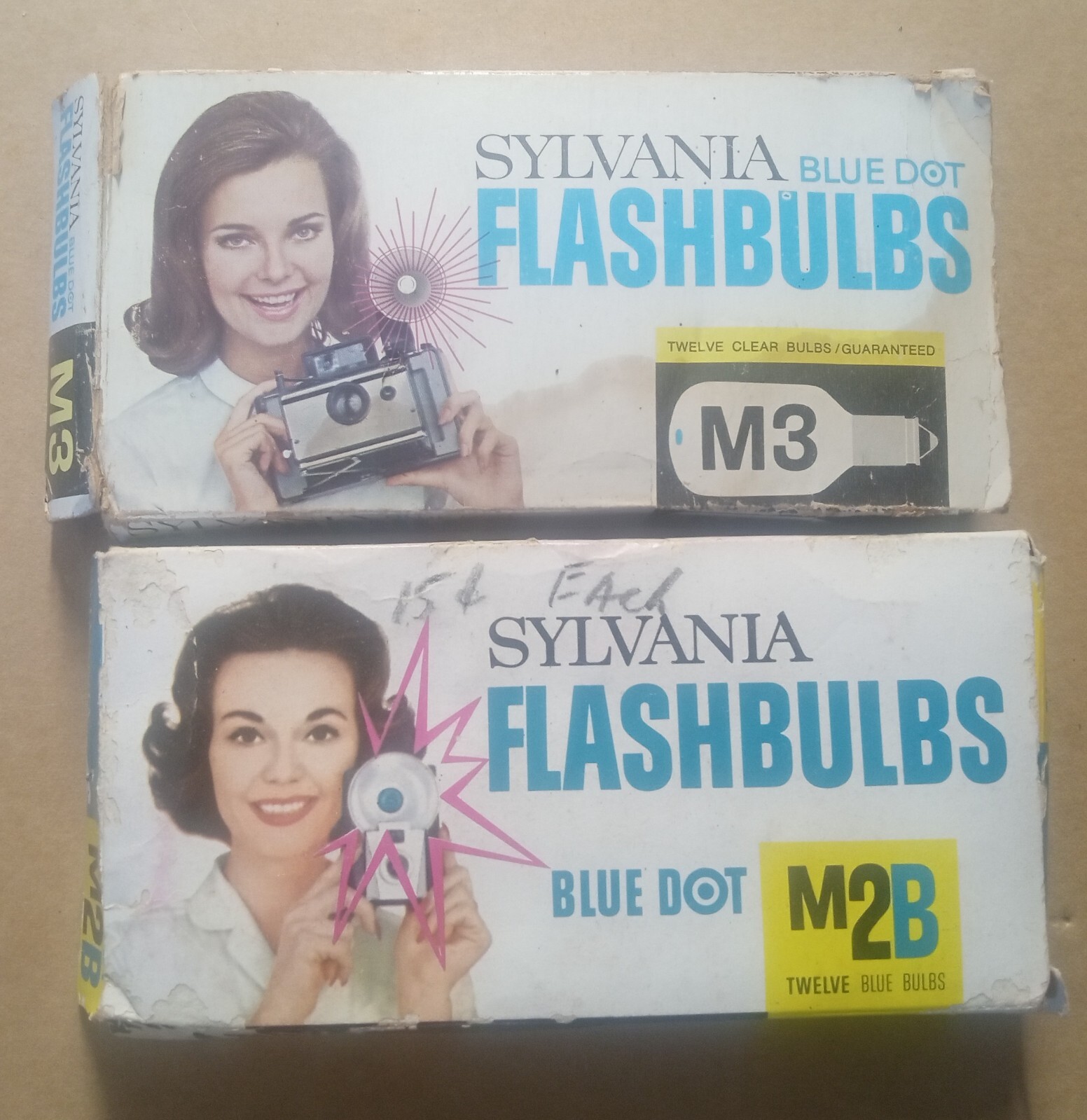 Sylvania M3 & M2B Blue Dot Flashbulbs 18 Bulbs Mixed Lot NOS New Old Stock VTG