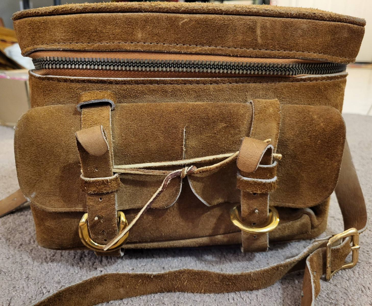 Coast Camera Bag Top Grain Genuine Cowhide Suede Made USA Zip Green Interior VTG