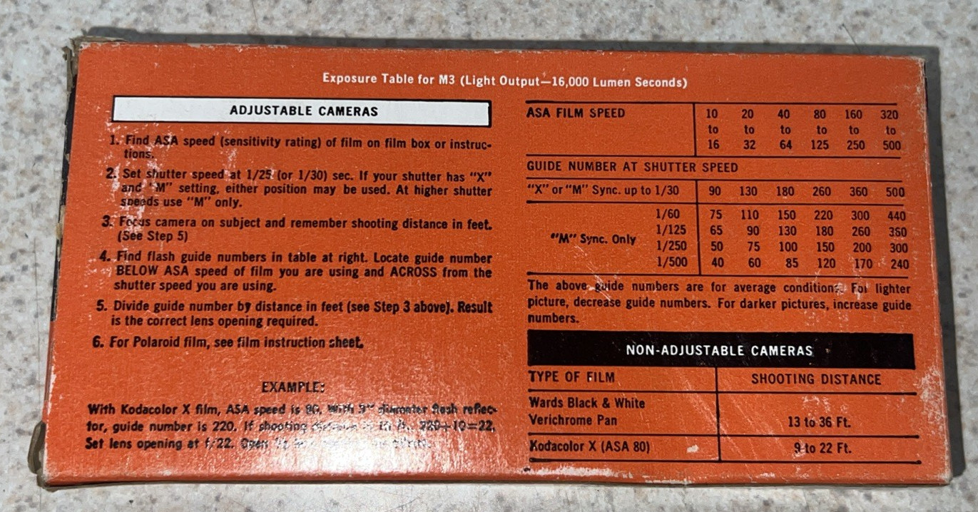 Vtg New Old Stock Montgomery Ward M3 Flash Bulbs. 12 Bulb Box. Free Shipping