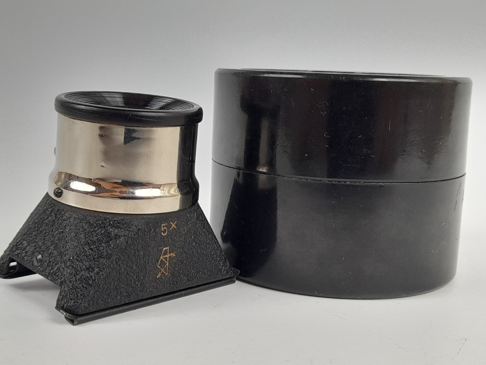 Vintage magnifying loupe for viewing film frames L-5 Bakelite box USSR KOMZ