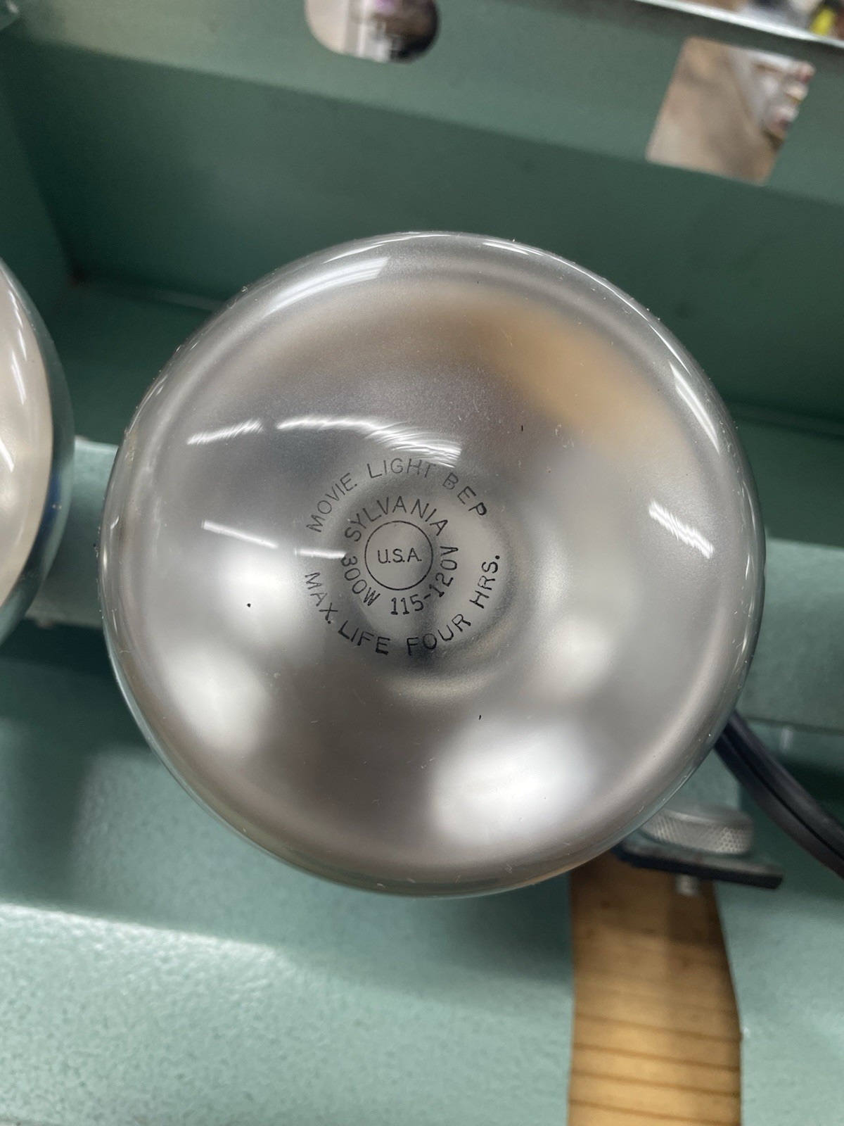 Vintage 1960’s PM V-PAK Bar Lite – 4 Bulb Light w Case For Photos/Camera/Movie