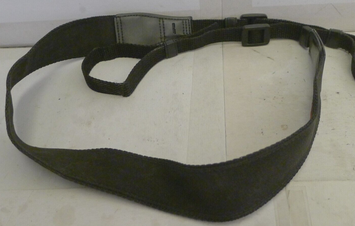 Pentax Adjustable Nylon 9/16″ Camera Neck Strap Black with Red Logo – S27