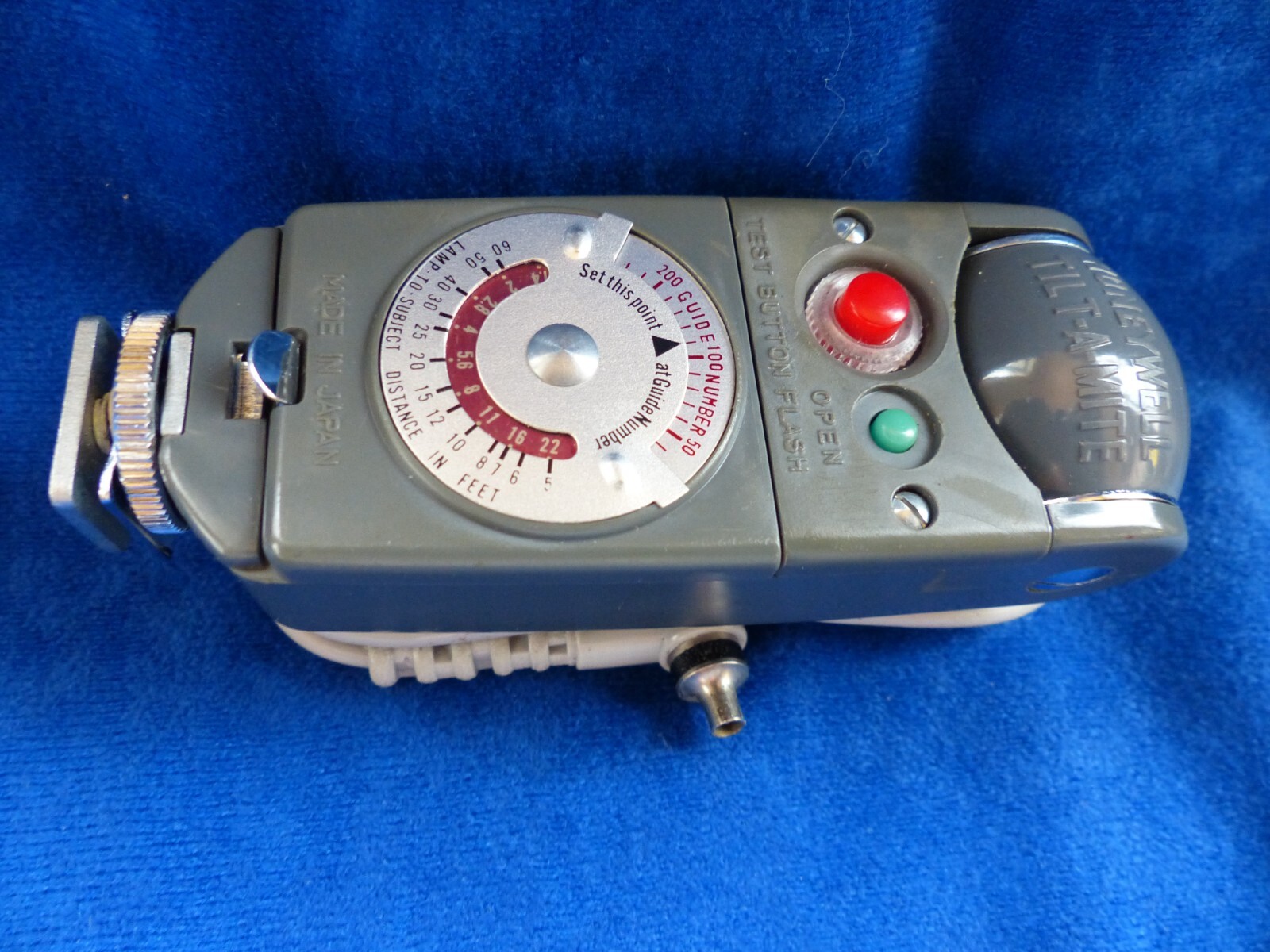 Vintage Honeywell Tilt-A-Mite Flash Unit with original box, case, instructions