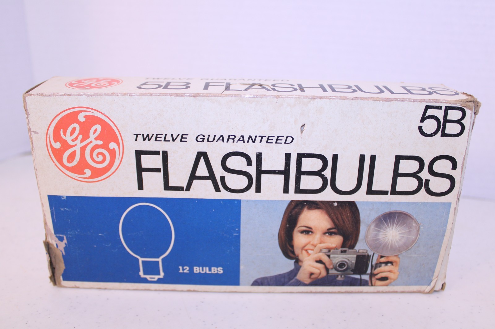 VINTAGE GENERAL ELECTRIC GE 5B BLUE CAMERA FLASH BULBS BOX OF 9