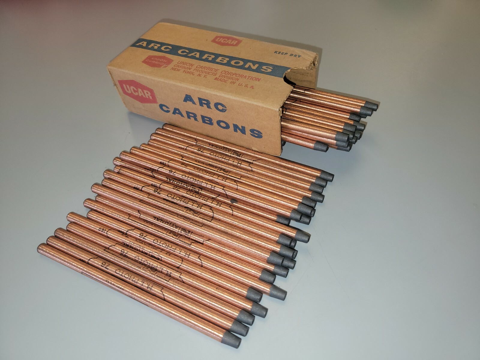 CARBON ARC RODS for 35mm FILM PROJECTION – 1 BOX of 7mm x 9″ NATIONAL NEGATIVES