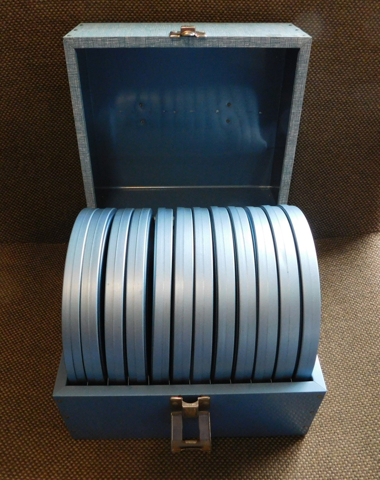 LOT OF 12 DUAL 8 8MM 7″ CANISTERS With CARRYING CASE Korvette Camera Dept