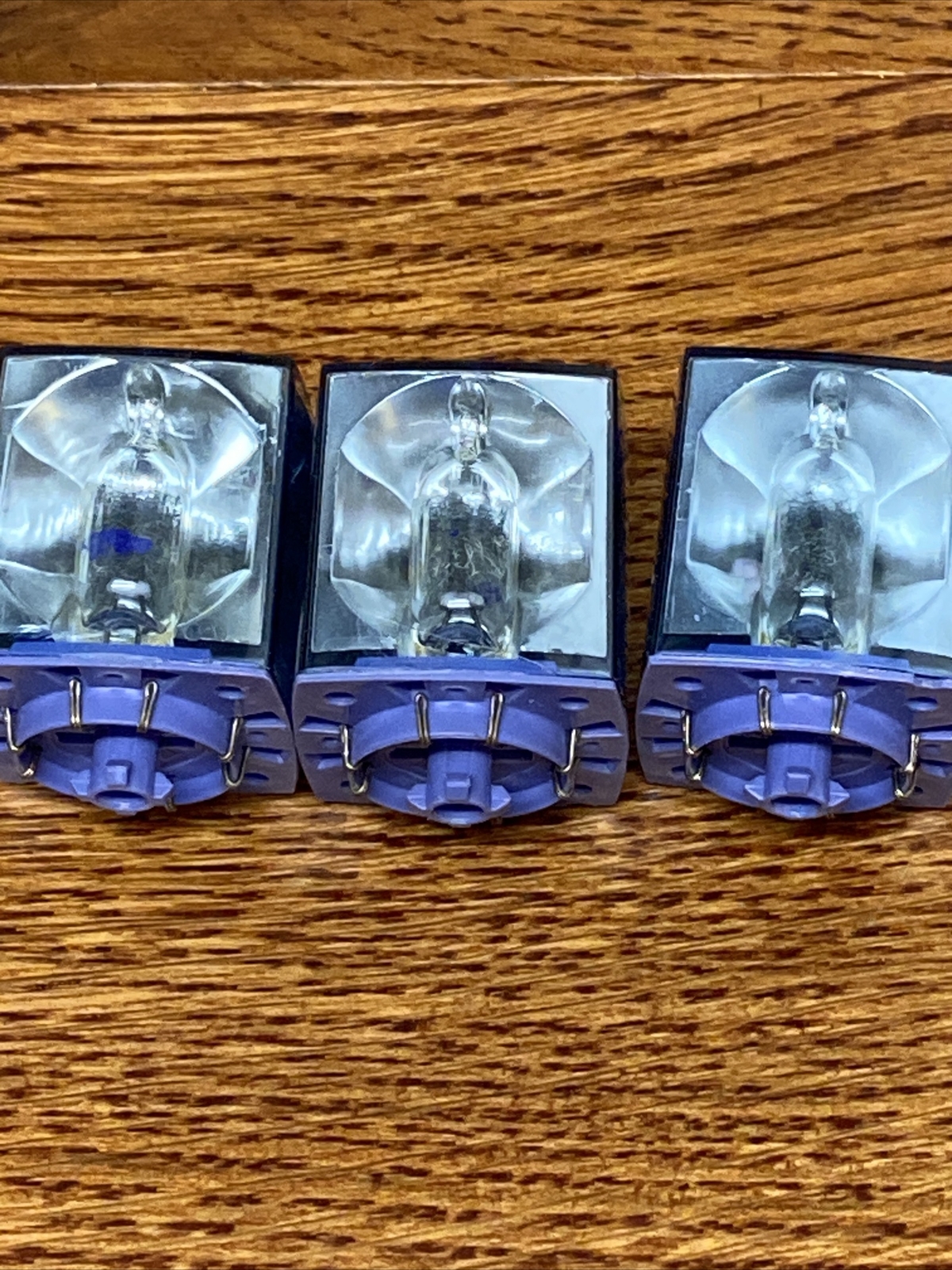 Vintage Flash Cubes -9 Vintage Cubes-Sylvania Blue Dot, Westinghouse, & GE