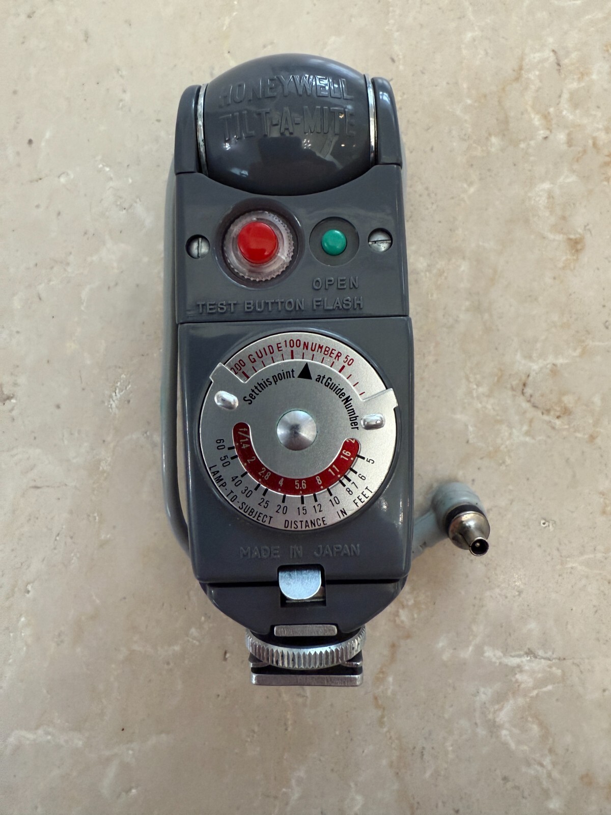 Honeywell Tilt-A-Mite Vintage Folding Flash Fan Case great condition 35mm Japan