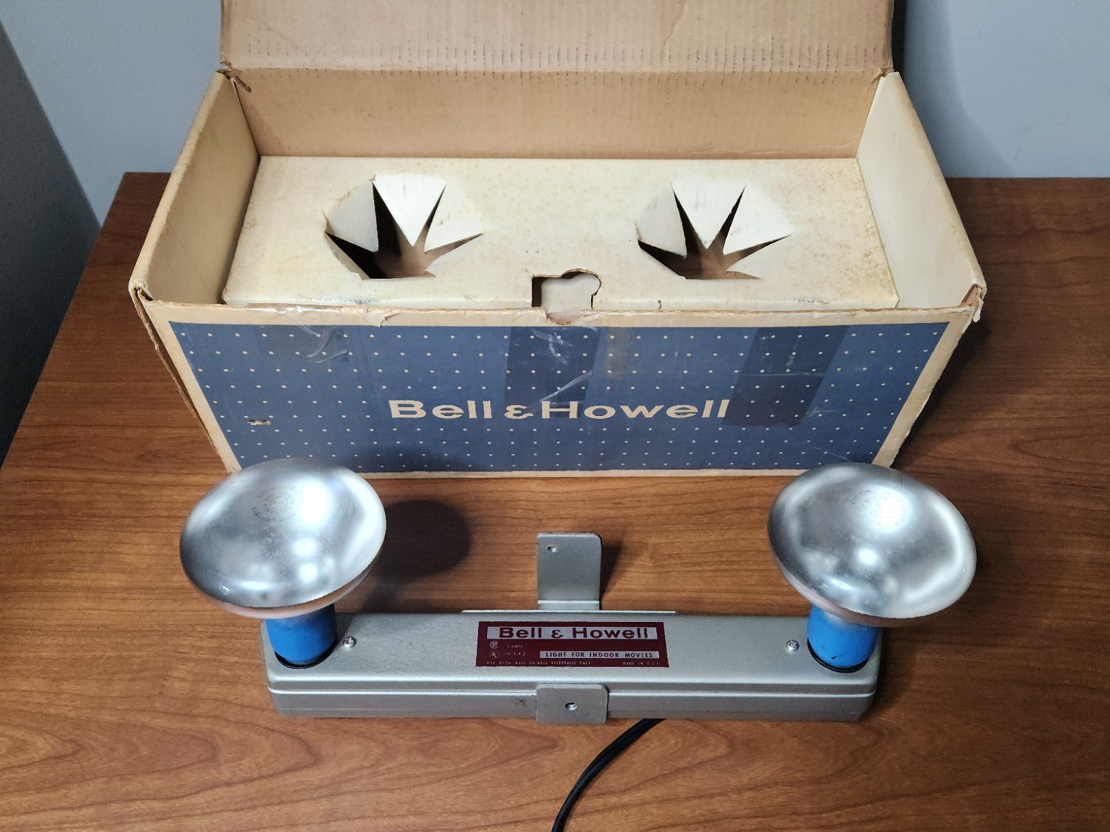 Vintage 1950s Bell & Howell Model #35968 2 Lamp Indoor Light Bar W/ Box Tested