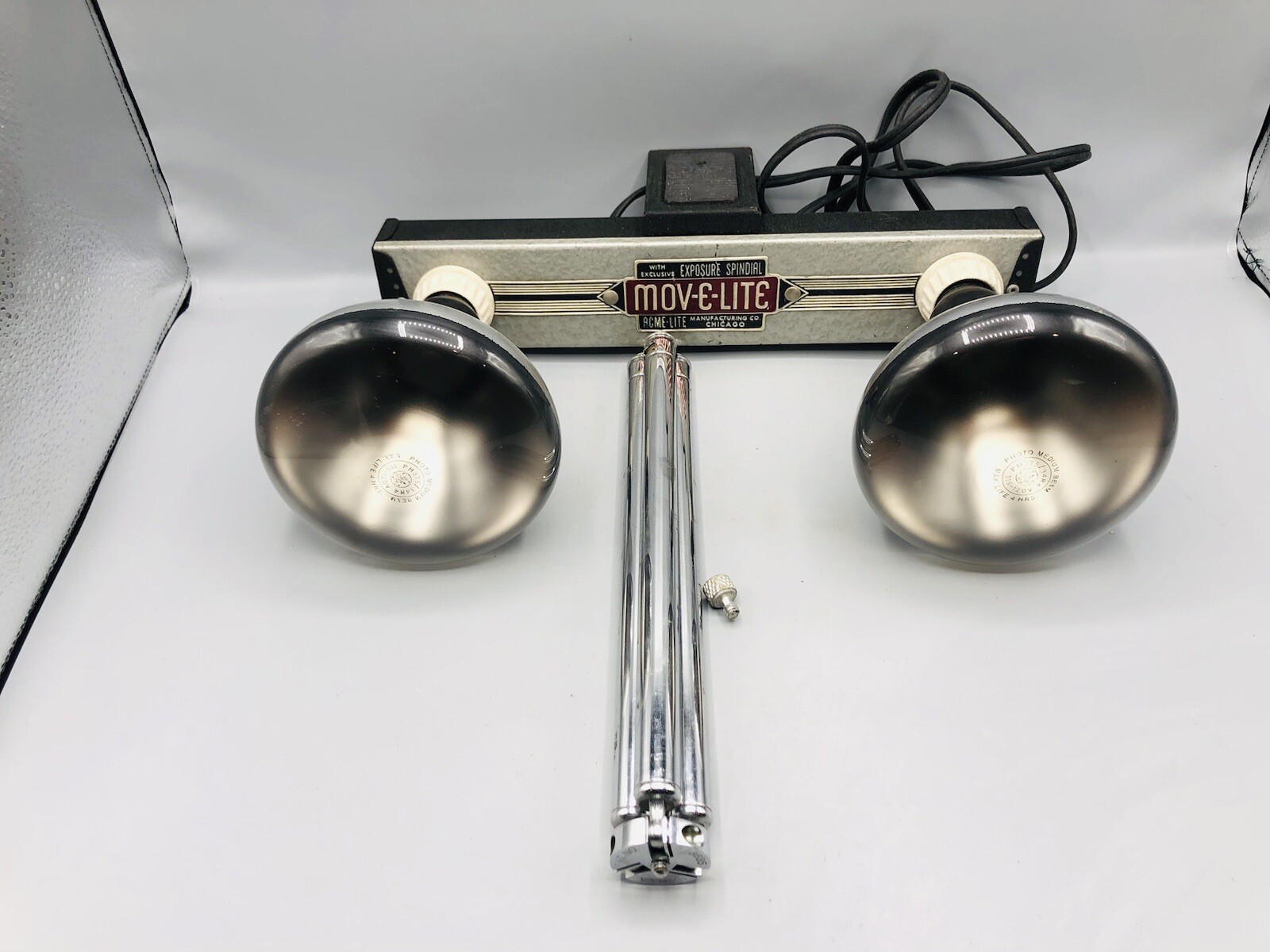 Vtg ACME LITE MOV-E-LITE in Case w/ Tripod Movie Film Stage Lighting 2 Bulbs