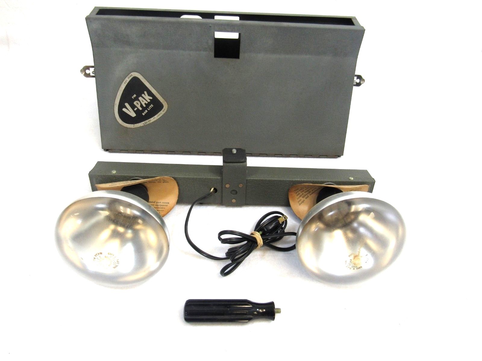 Vintage 1947 Arel Inc V-Pak 2-Bulb Photography Floodlamp Portable Bar Light 63-3