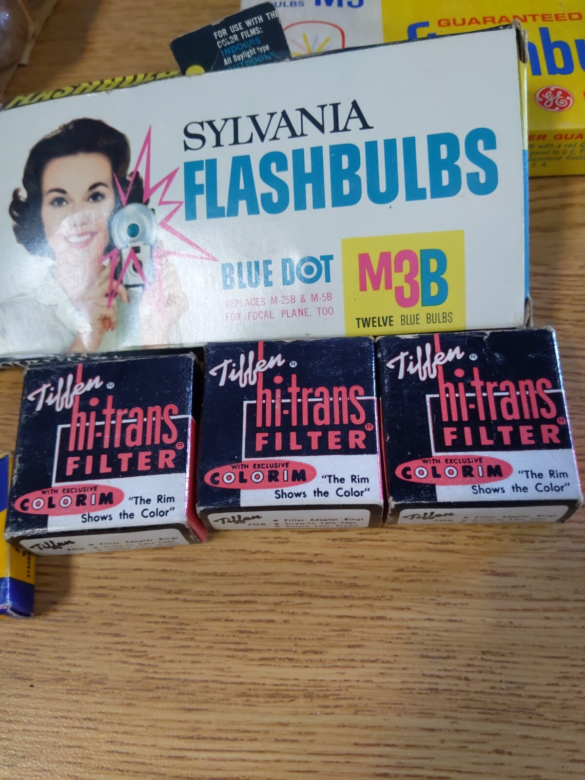 VTG MIXED LOT Flash Bulbs G E SYLVANIA TIFFEN FILTER BLUE DOT CAMERA PHOTO