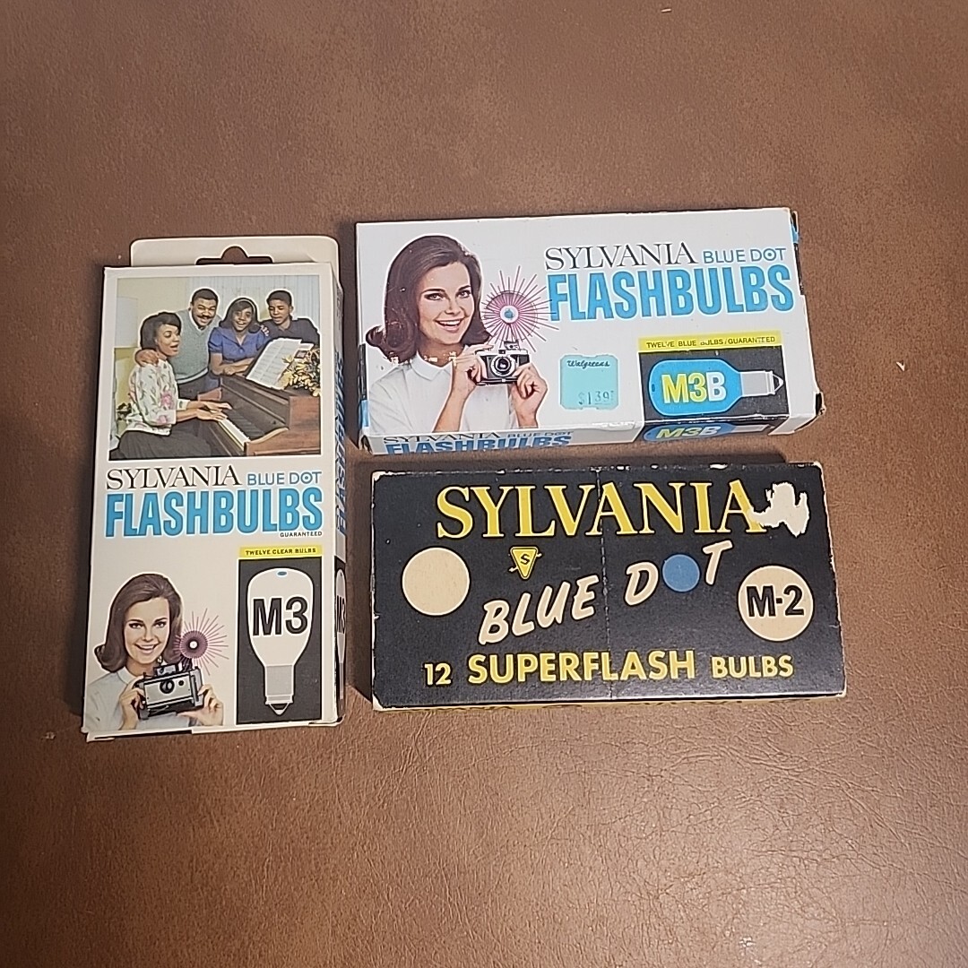Vintage Sylvania Blue Dot Flashbulbs – M3 – M3B – M2