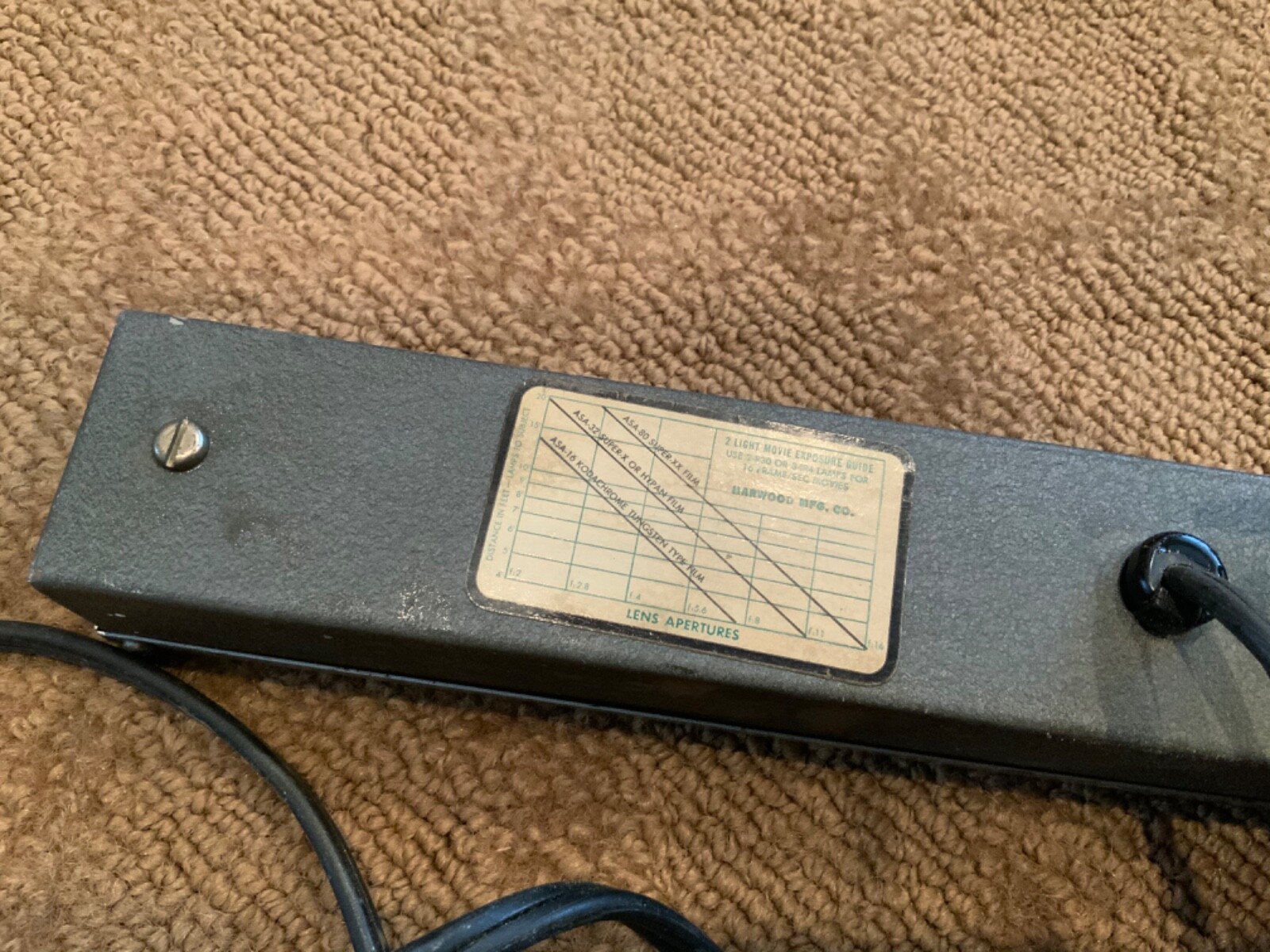 VINTAGE HARWOOD MFG. “TOWER NO. 6667” LIGHT BAR with EXPOSURE GUIDE – 2 BULB