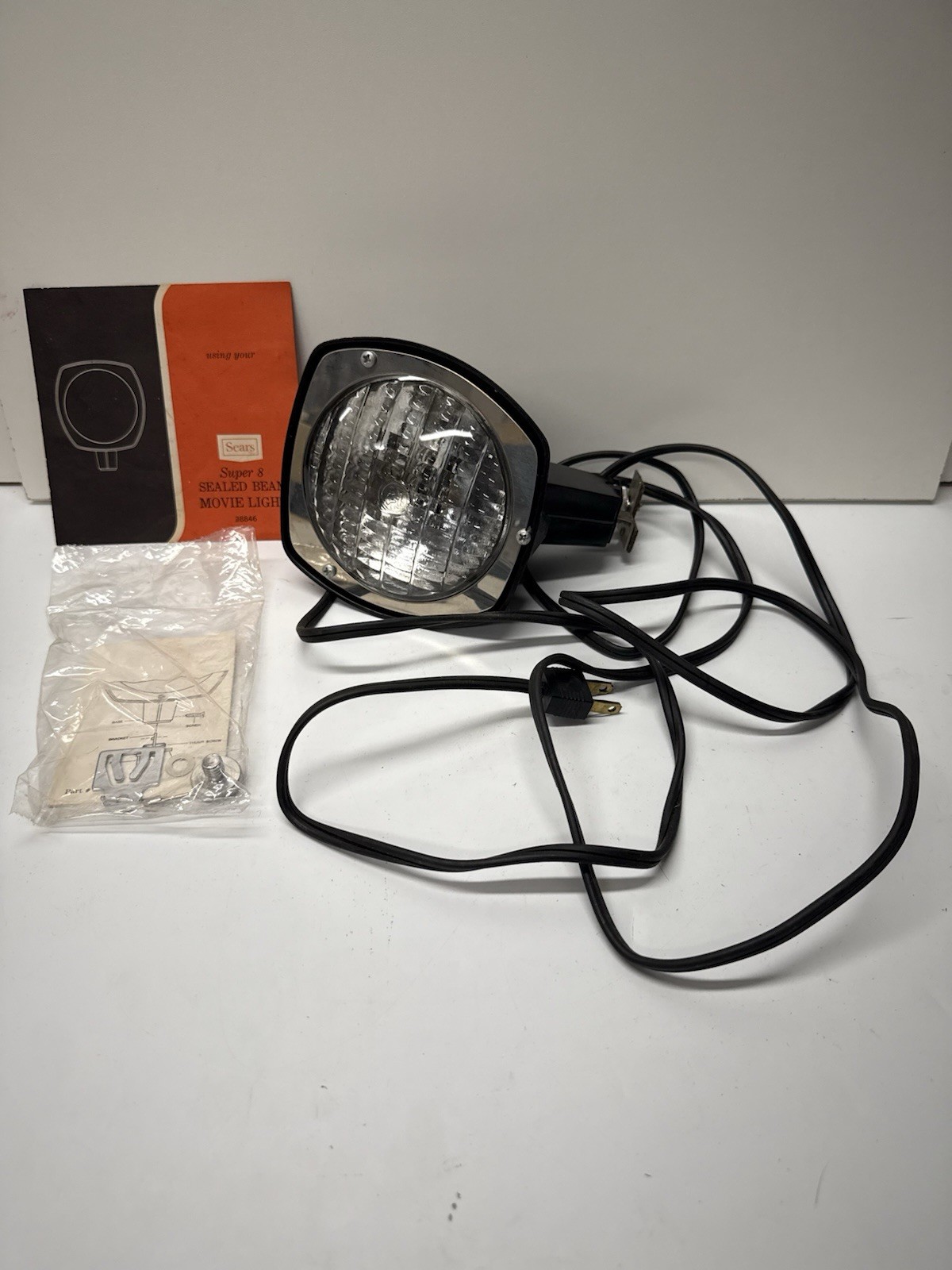 Sears Super 8 Sealed Beam Movie Light 38846 – Working