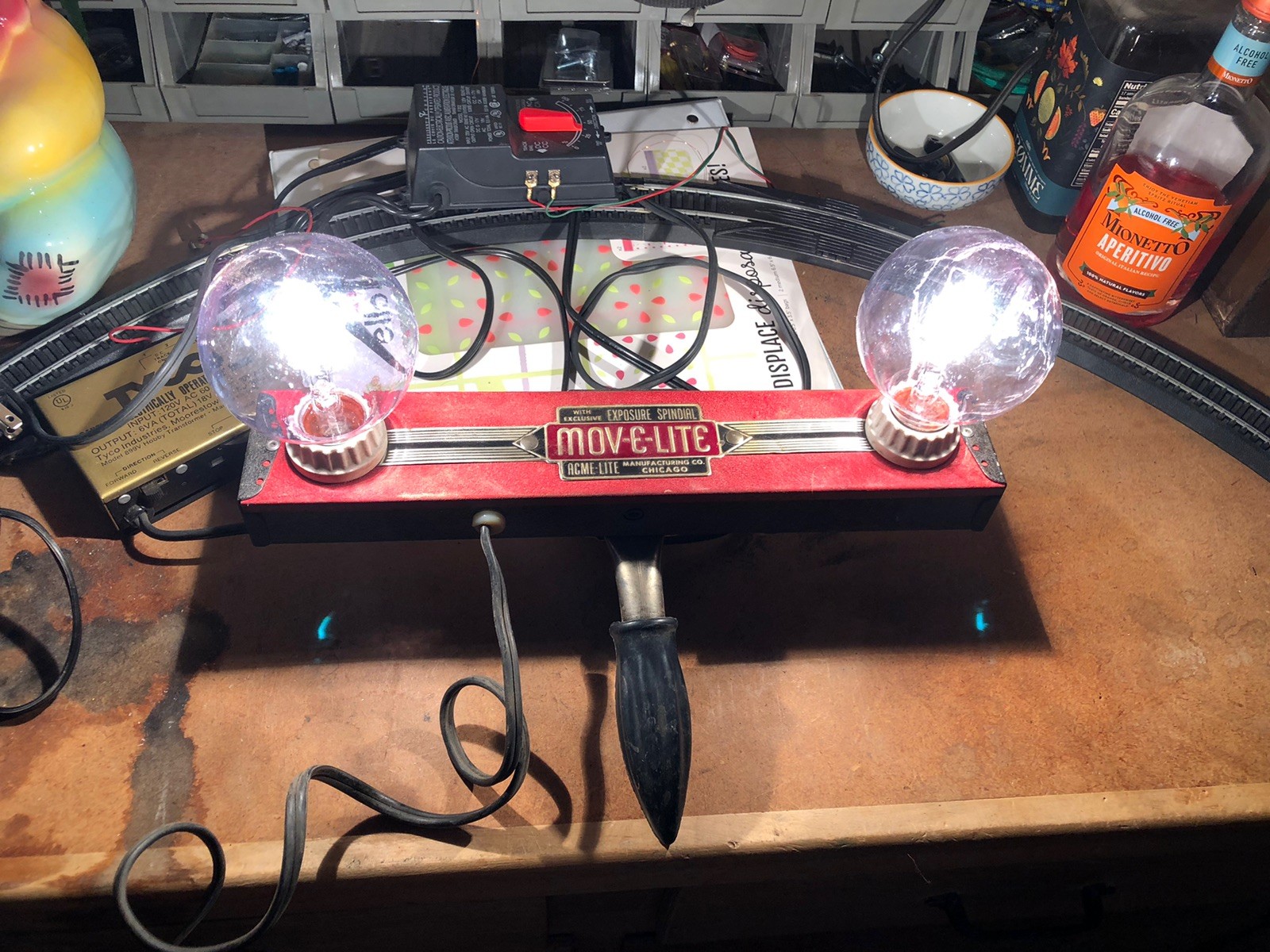 Vintage Mov-E-Lite Model ACME-LITE Chicago Movie Lighting takes 2 Bulbs Works
