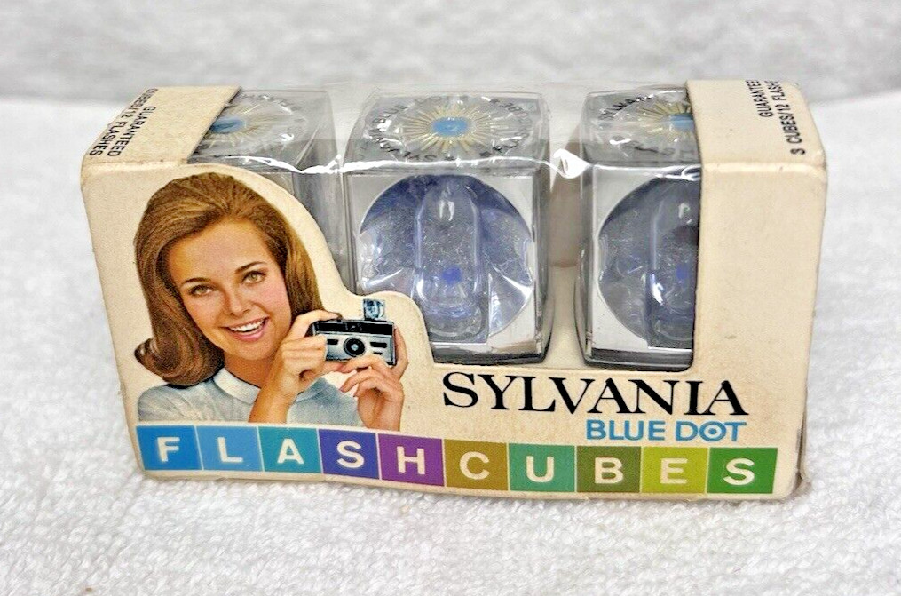 OLD MIP Sylvania Blue Dot Flash Cubes 3 Pack 1970’s Color Adverting Box